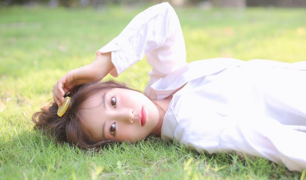 很害羞的女生该怎么追?如何追内向害羞的女生?